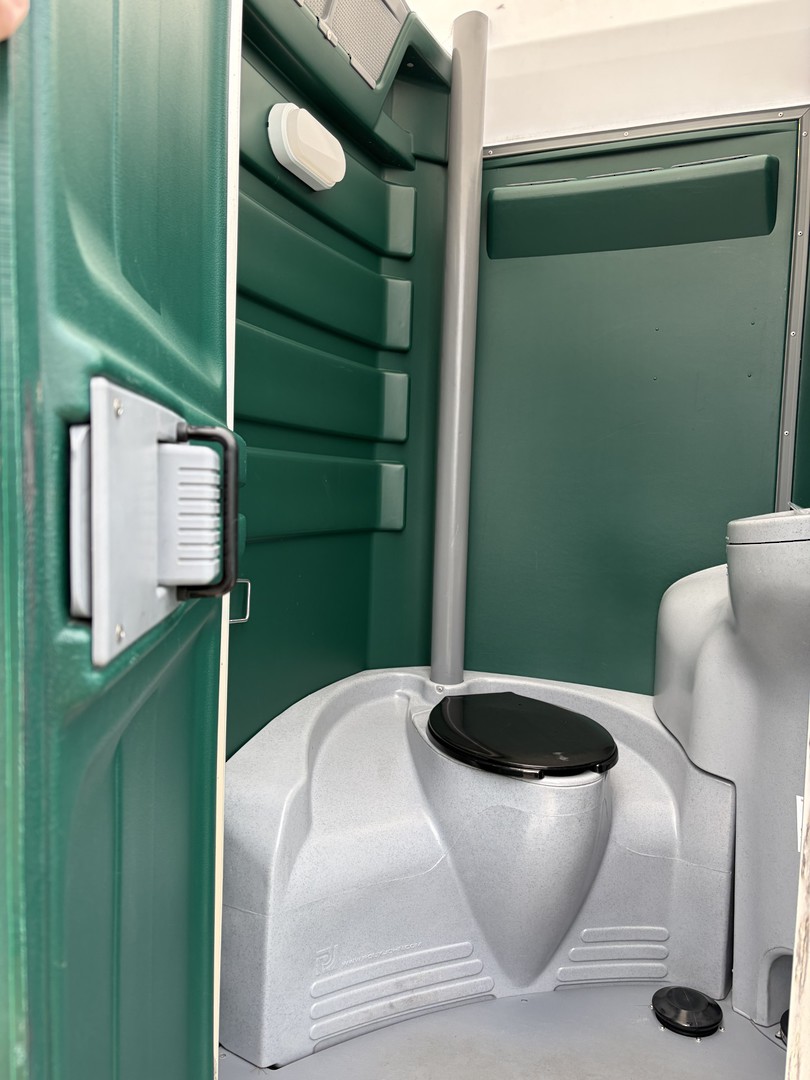 Premium Single Portable Toilet on Trailer image 1